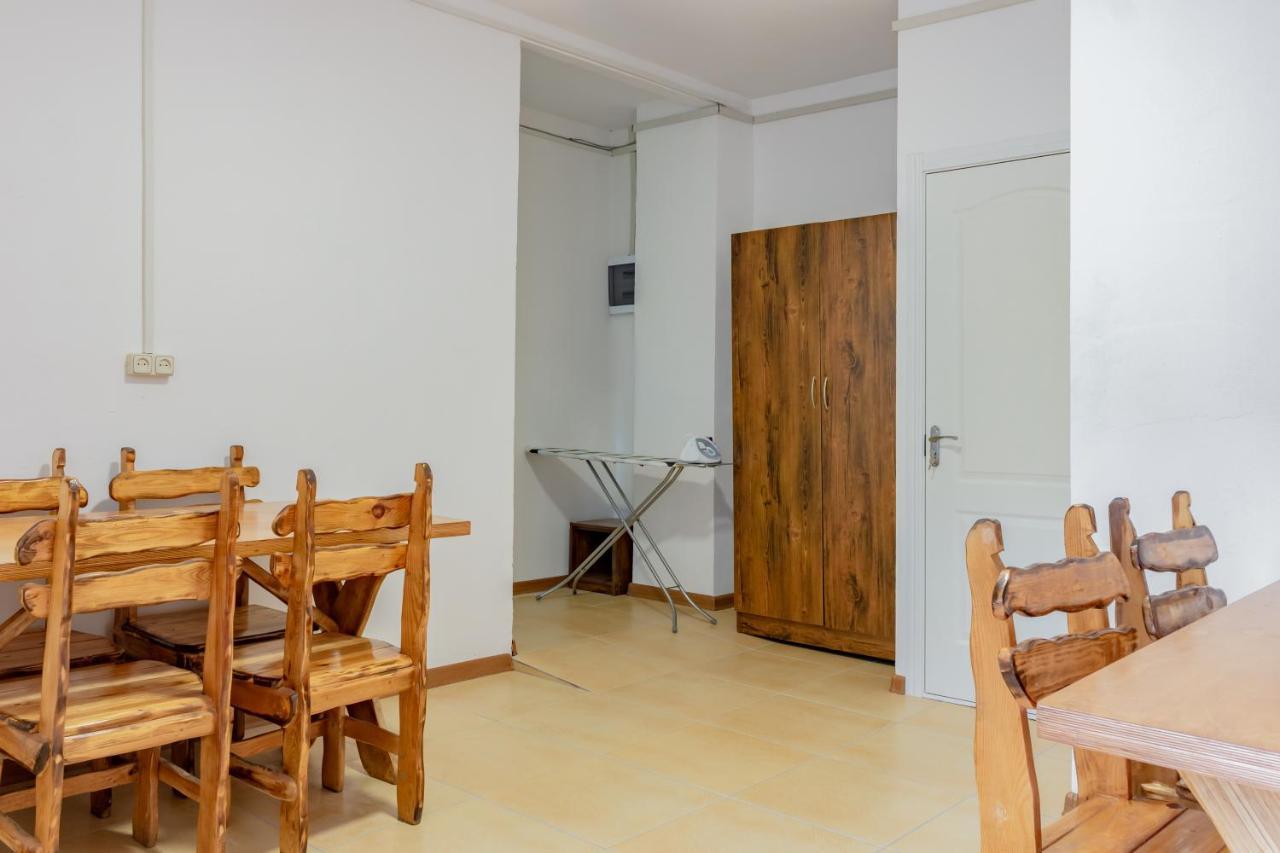 Family Appartments On Buzand Street 예레반 외부 사진