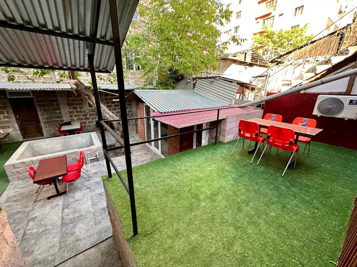 Family Appartments On Buzand Street 예레반 외부 사진